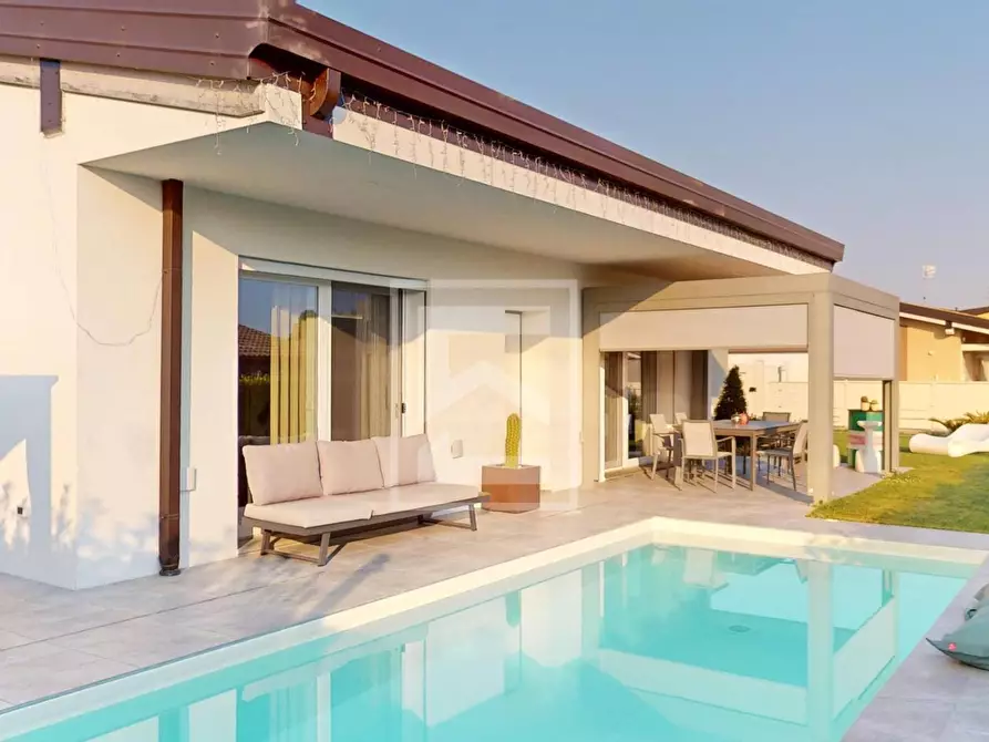 Immagine 3 di Villa in vendita  in s. Pietro a Desenzano Del Garda