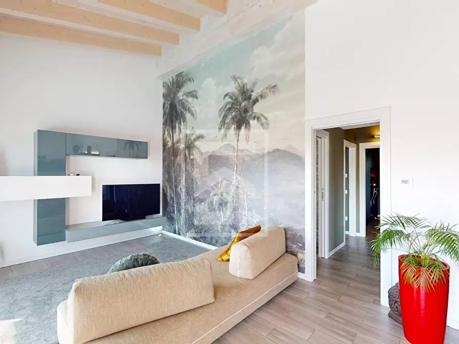 Immagine 6 di Villa in vendita  in s. Pietro a Desenzano Del Garda