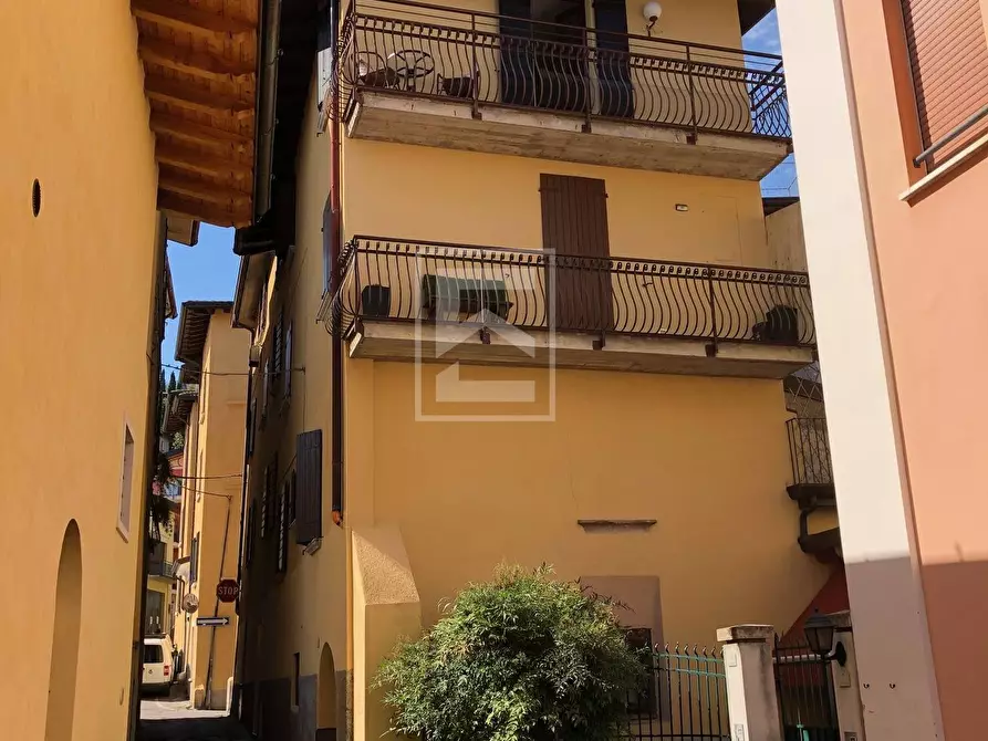 Immagine 5 di Appartamento in vendita  in via angelo sacerdoti a Toscolano-Maderno