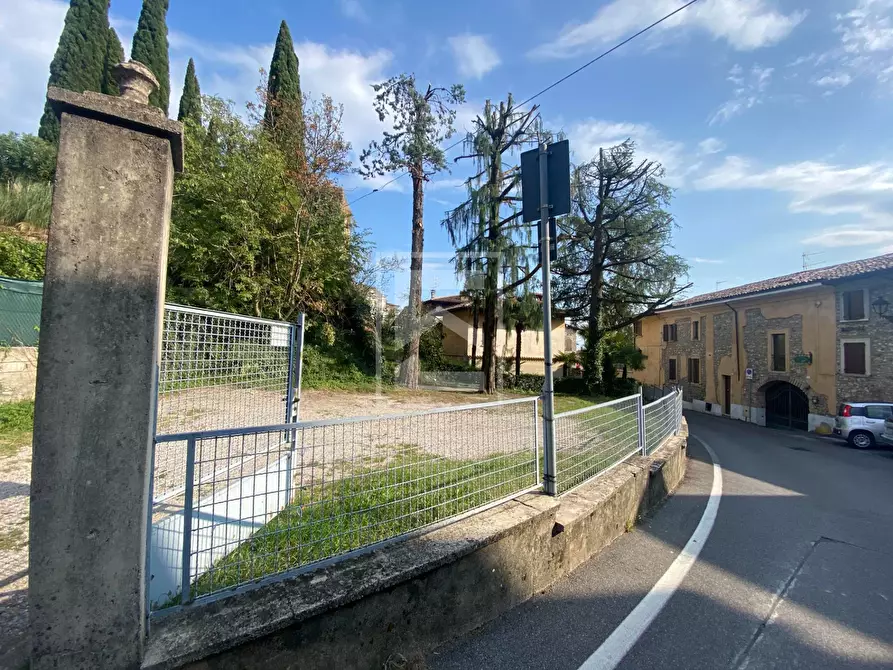 Immagine 29 di Appartamento in vendita  in via cavour a San Felice Del Benaco