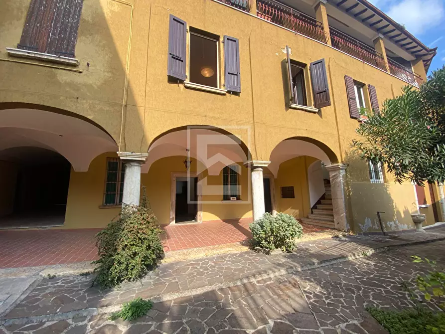 Immagine 25 di Appartamento in vendita  in via cavour a San Felice Del Benaco