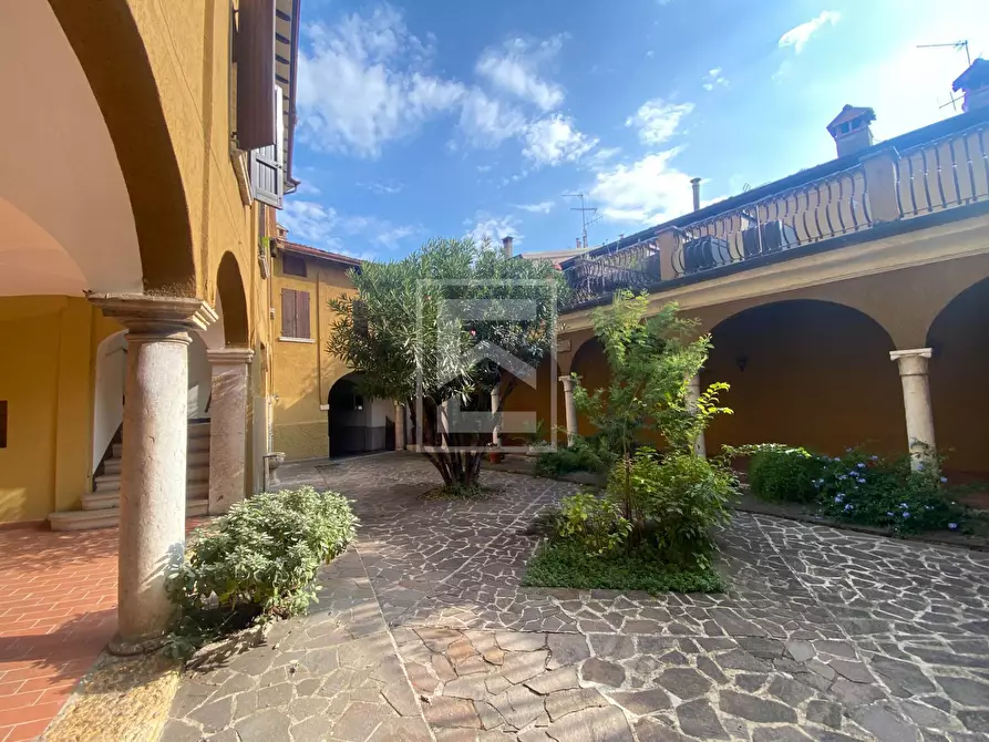 Immagine 27 di Appartamento in vendita  in via cavour a San Felice Del Benaco