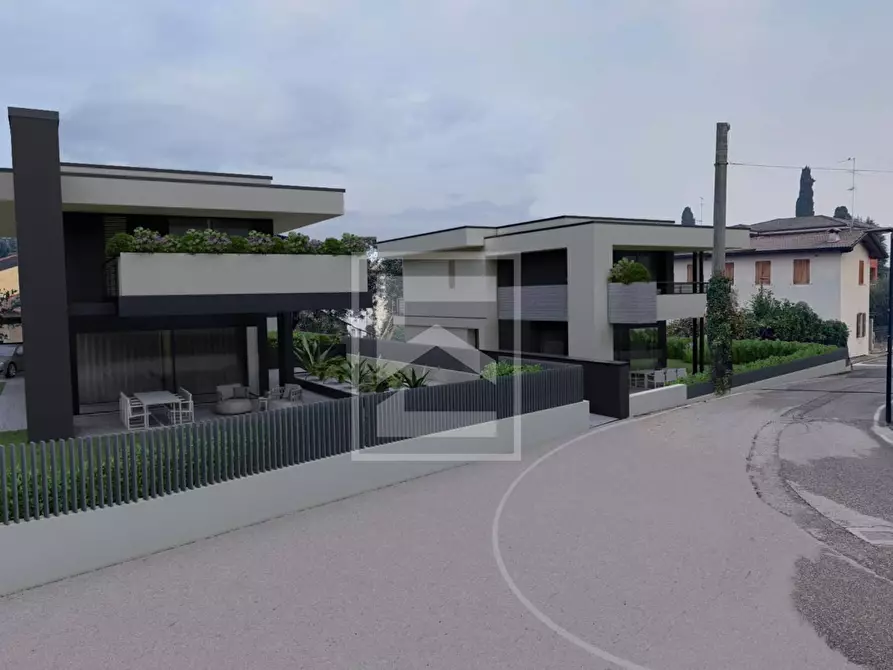 Immagine 13 di Villa in vendita  in via rambotti a Desenzano Del Garda