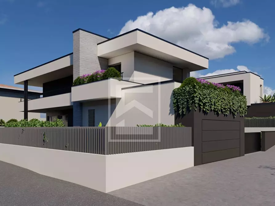 Immagine 7 di Villa in vendita  in via rambotti a Desenzano Del Garda