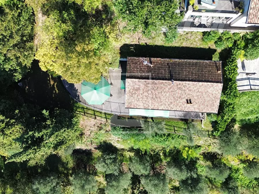 Immagine 10 di Villa in vendita  in via sotto raso a Polpenazze Del Garda
