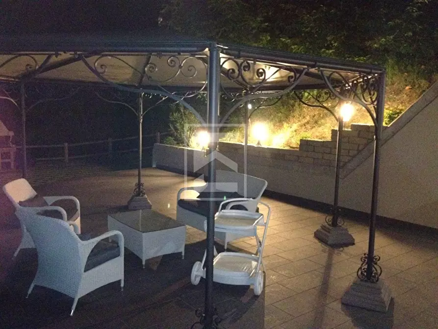 Immagine 11 di Villa in vendita  in via sotto raso a Polpenazze Del Garda