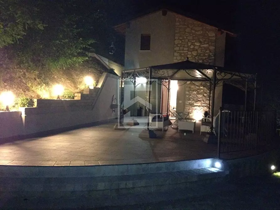 Immagine 12 di Villa in vendita  in via sotto raso a Polpenazze Del Garda