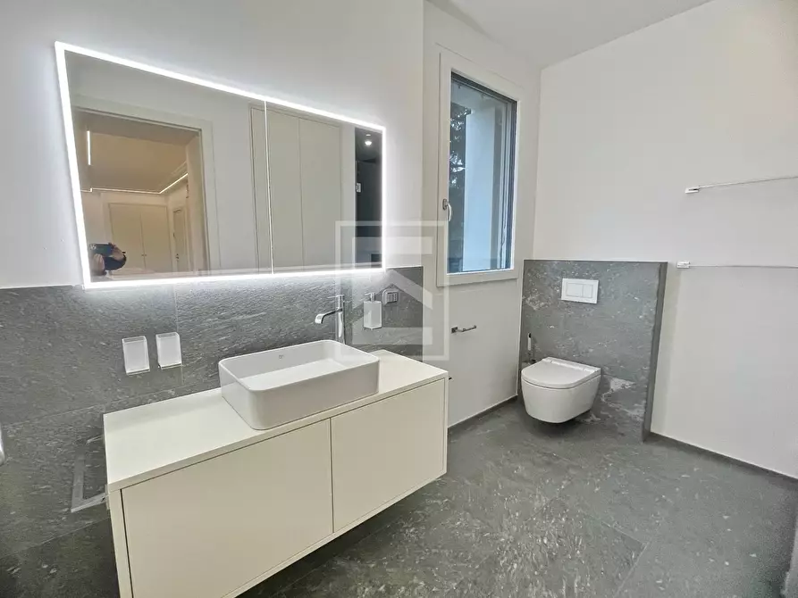 Immagine 19 di Appartamento in vendita  in via Tommaso dal Molin a Desenzano Del Garda