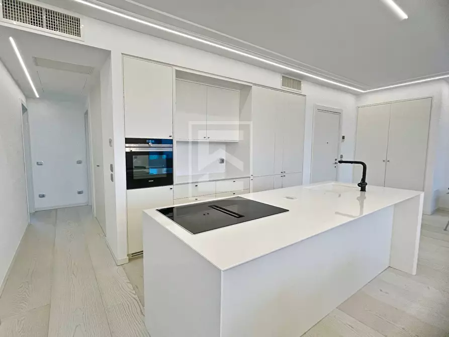 Immagine 11 di Appartamento in vendita  in via Tommaso dal Molin a Desenzano Del Garda