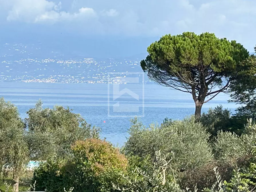 Immagine 1 di Villa in vendita  in via pisenze a Manerba Del Garda