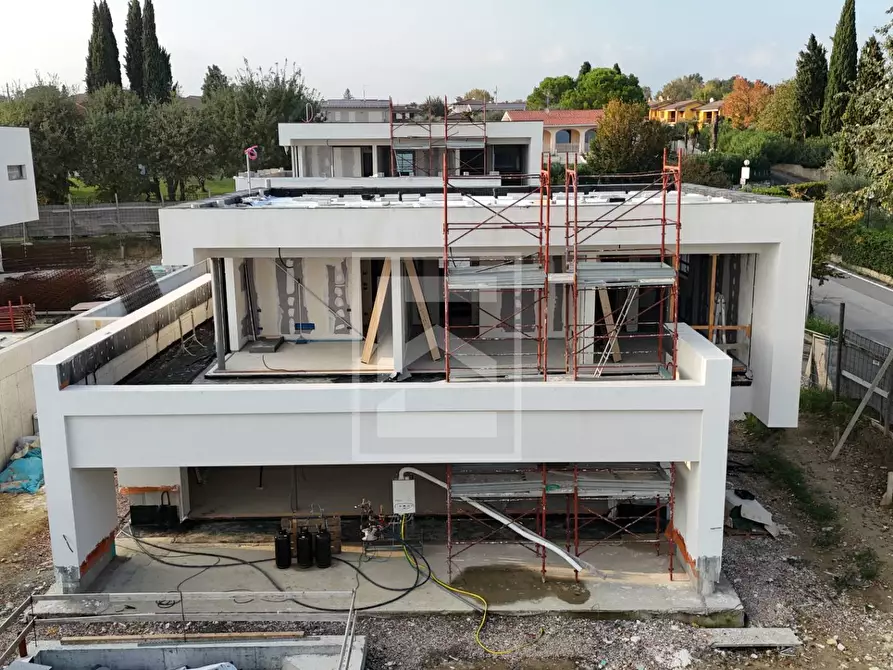 Immagine 1 di Villa in vendita  in Via San Sivino a Moniga Del Garda