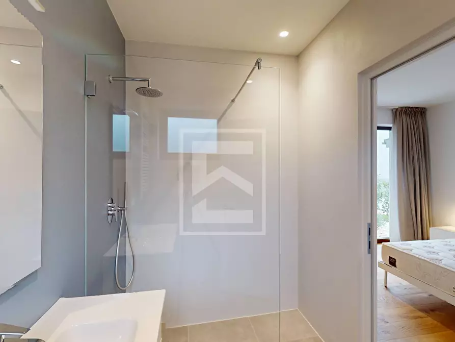 Immagine 28 di Villa in vendita  in via maclino a Toscolano-Maderno