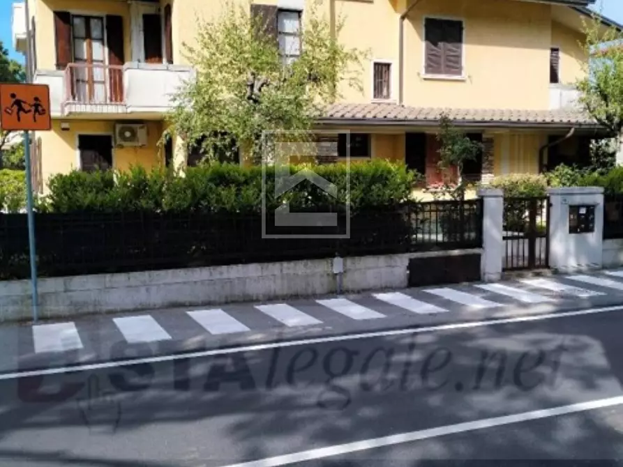 Immagine 1 di Appartamento in vendita  in Via Roma a Sirmione