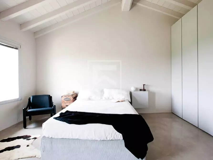 Immagine 13 di Villa in vendita  in strada mussolina a Goito