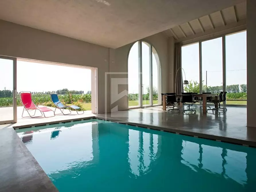 Immagine 18 di Villa in vendita  in strada mussolina a Goito