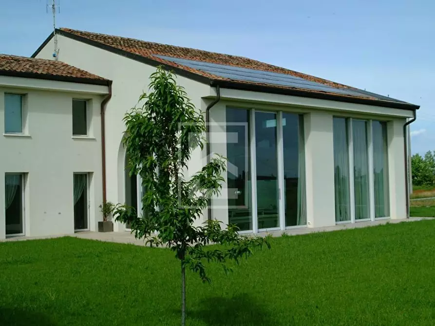 Immagine 22 di Villa in vendita  in strada mussolina a Goito