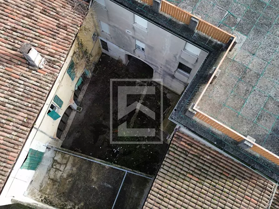 Immagine 12 di Rustico / casale in vendita  in via garibaldi a San Felice Del Benaco