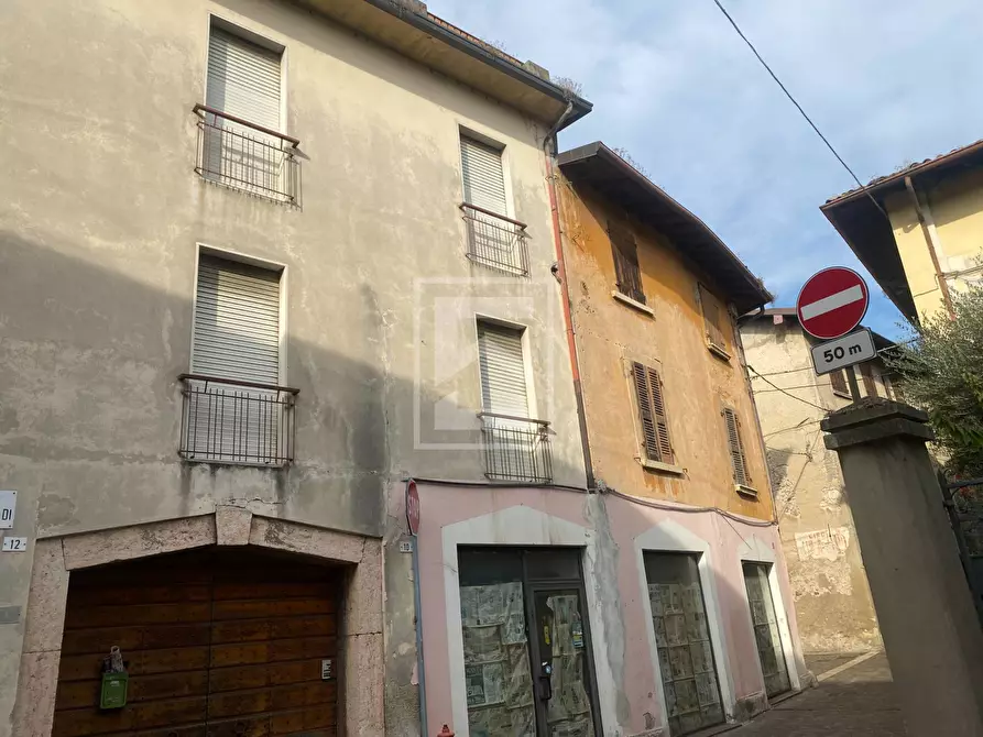 Immagine 15 di Rustico / casale in vendita  in via garibaldi a San Felice Del Benaco