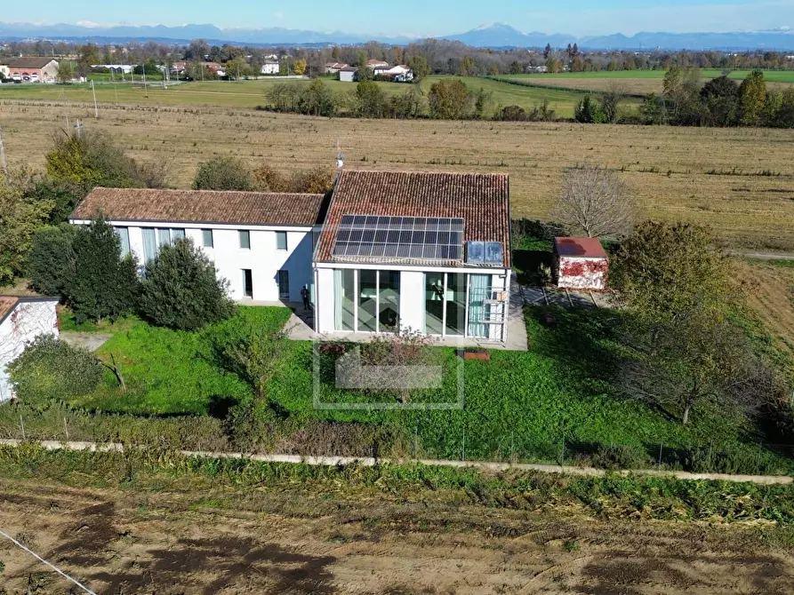 Immagine 6 di Villa in vendita  in strada mussolina a Goito