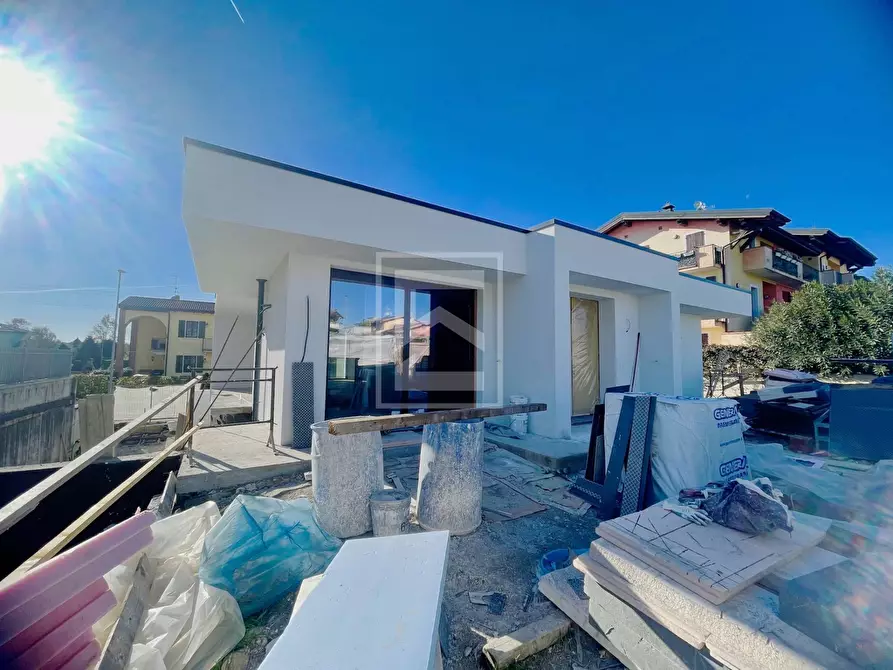 Immagine 3 di Villa in vendita  in Via Montonale a Desenzano Del Garda