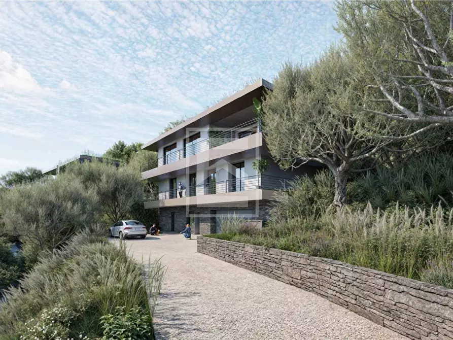 Immagine 1 di Villa in vendita  in via soppiadore a Padenghe Sul Garda