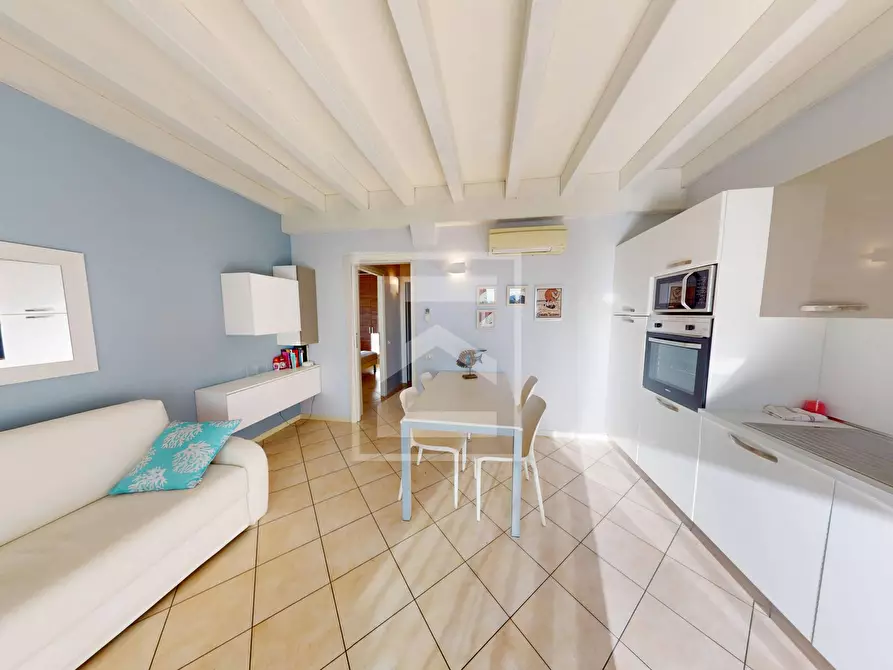 Immagine 10 di Appartamento in vendita  in Via Pascoli a Manerba Del Garda