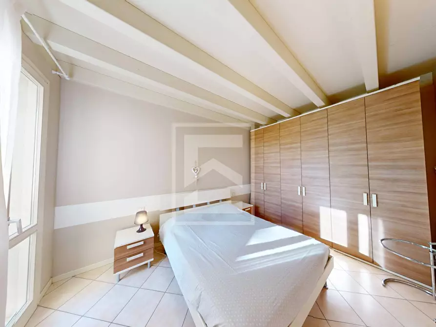 Immagine 11 di Appartamento in vendita  in Via Pascoli a Manerba Del Garda