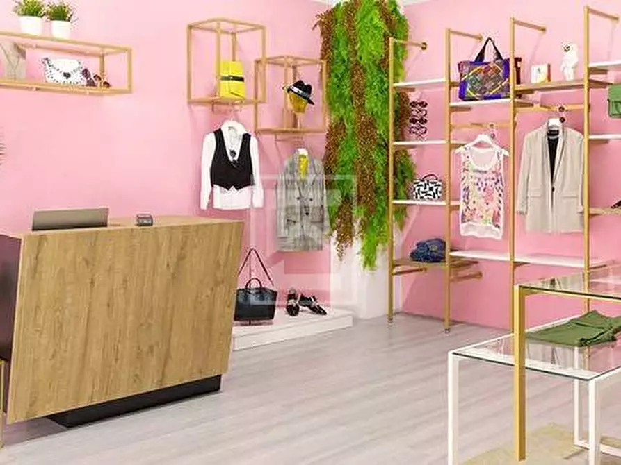 Immagine 15 di Negozio in vendita  in Via Campagnola a Manerba Del Garda