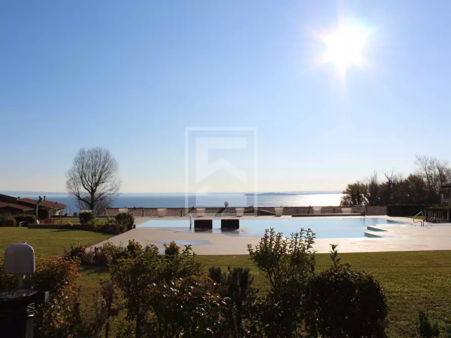 Immagine 22 di Appartamento in vendita  in Via Pascoli a Manerba Del Garda