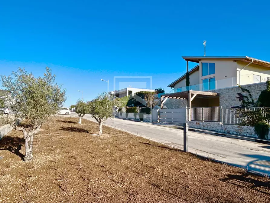 Immagine 22 di Villa in vendita  in Via Lavagnone a Desenzano Del Garda