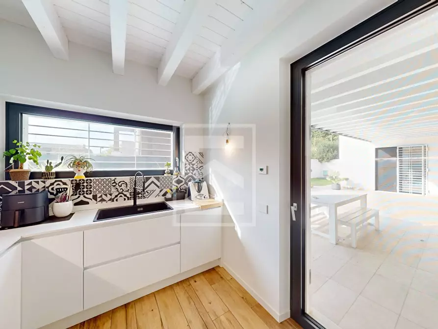 Immagine 17 di Villa in vendita  in via Pralongo a Padenghe Sul Garda