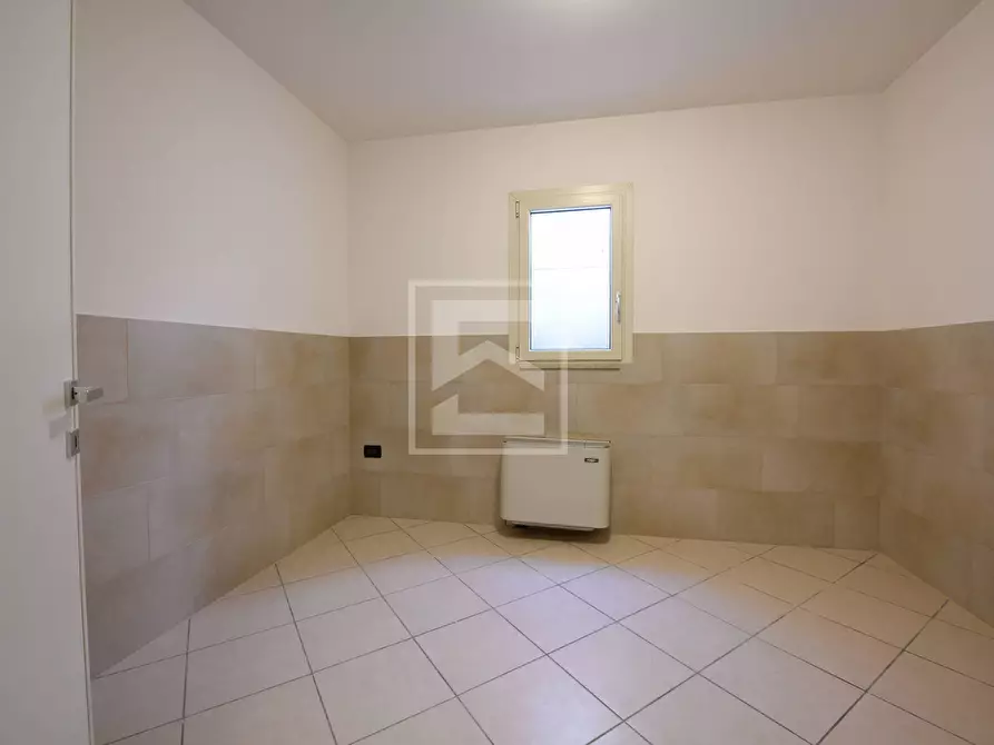 Immagine 27 di Villa in affitto  in via della Selva a Manerba Del Garda