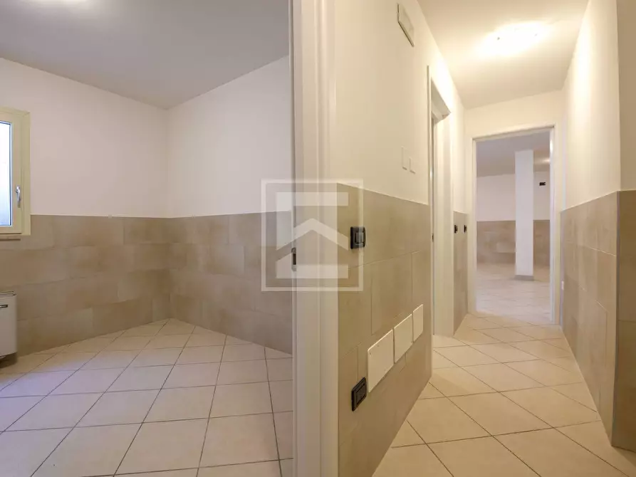 Immagine 28 di Villa in affitto  in via della Selva a Manerba Del Garda