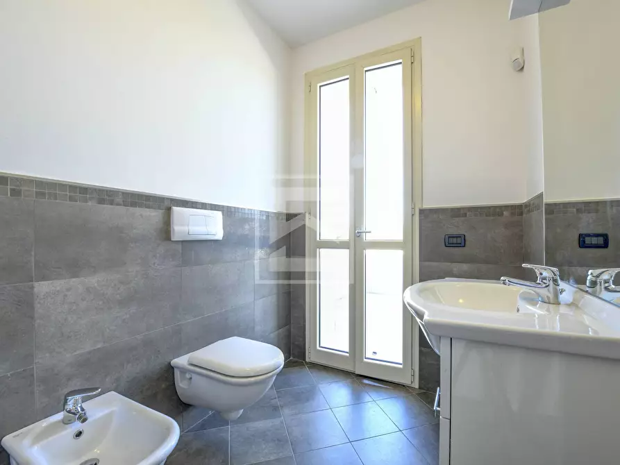 Immagine 24 di Villa in affitto  in via della Selva a Manerba Del Garda