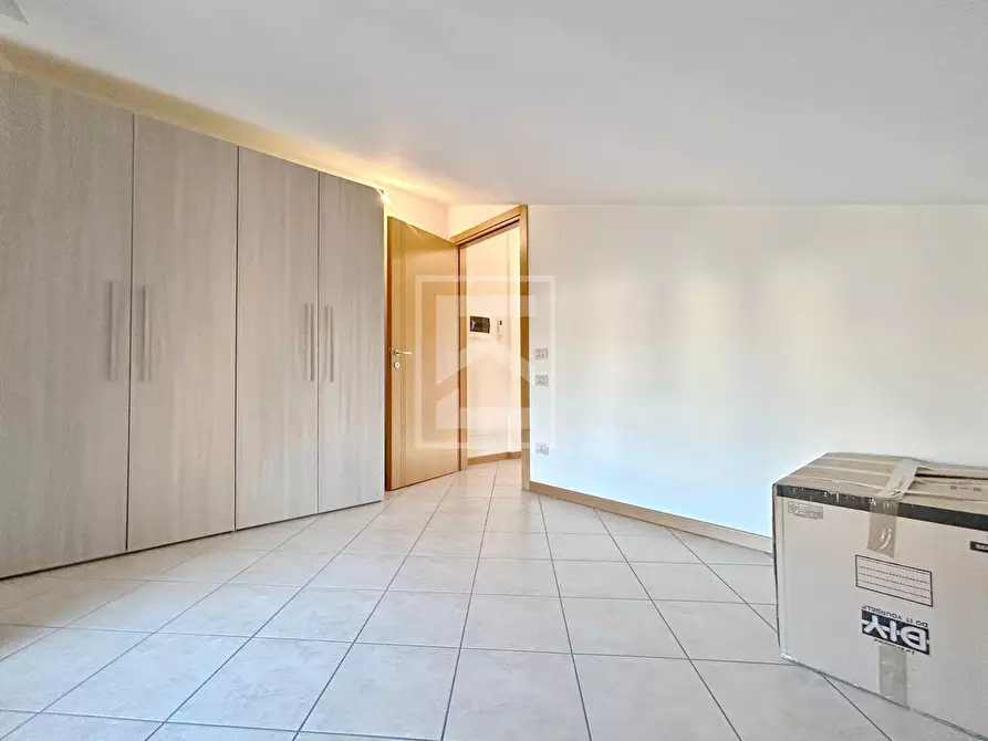 Immagine 25 di Villa in vendita  in via Ponale a Desenzano Del Garda