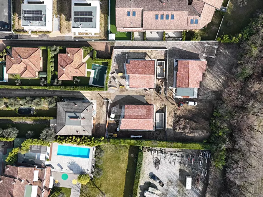 Immagine 23 di Villa in vendita  in via repubblica a Manerba Del Garda