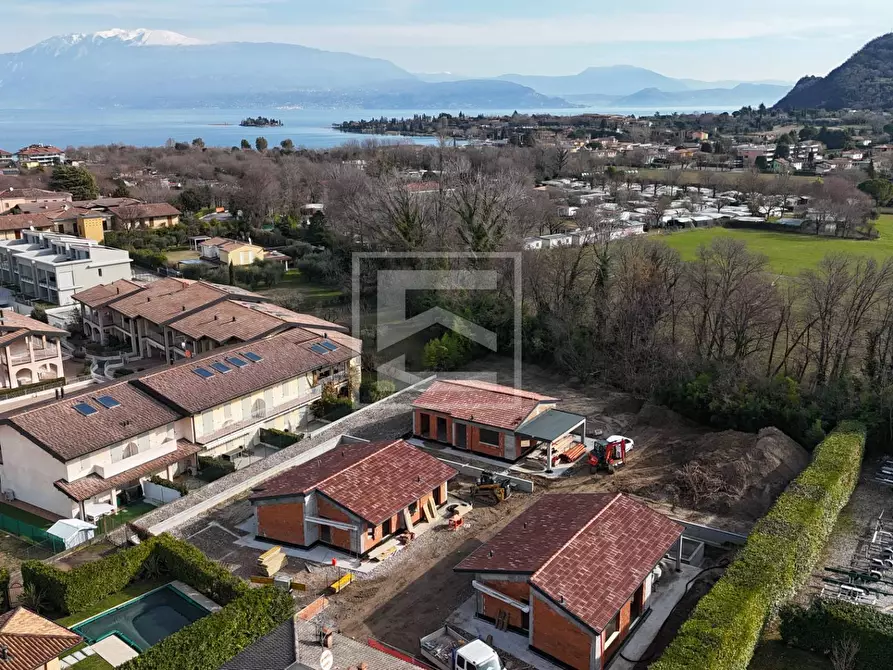 Immagine 22 di Villa in vendita  in via repubblica a Manerba Del Garda