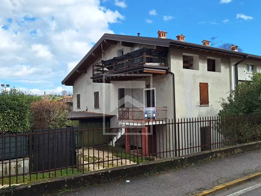 Immagine 10 di Casa semindipendente in vendita  in Via Provinciale a Puegnago Sul Garda