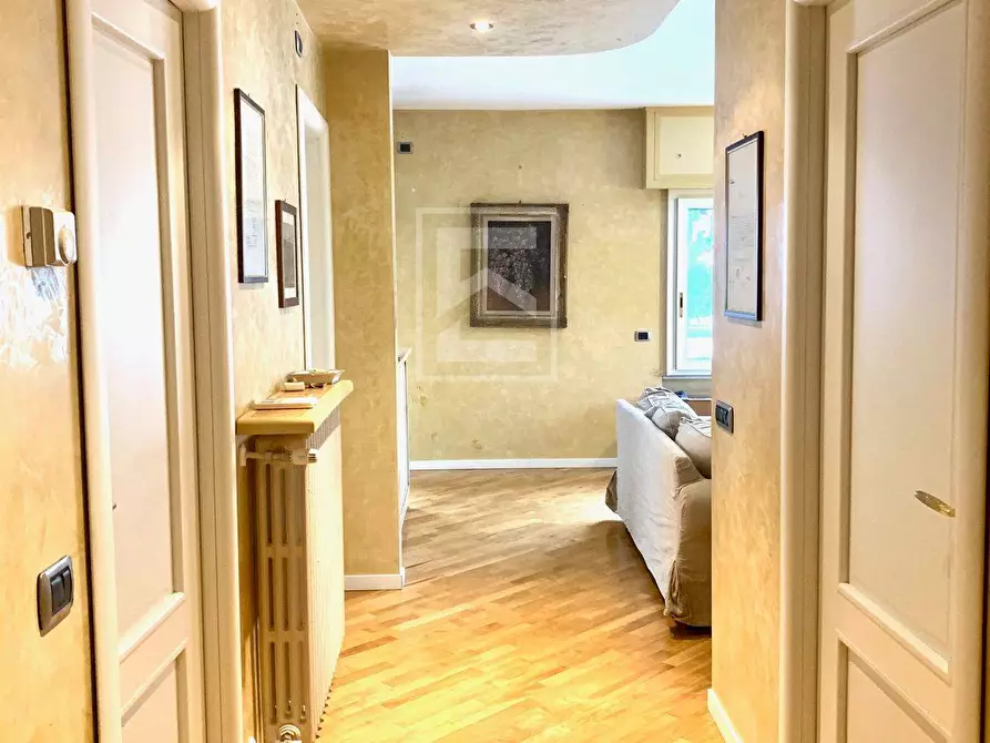 Immagine 8 di Appartamento in vendita  in via statale a Toscolano-Maderno