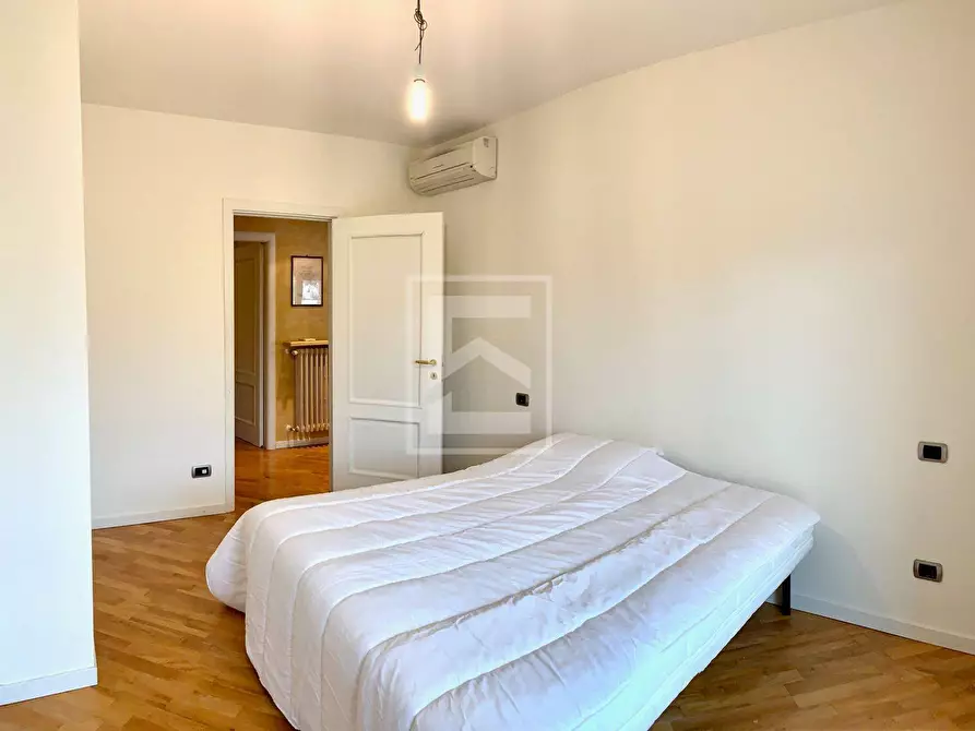 Immagine 15 di Appartamento in vendita  in via statale a Toscolano-Maderno