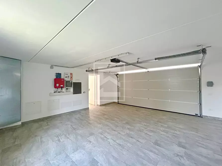 Immagine 25 di Villa in vendita  in Via Gazzolo a Manerba Del Garda