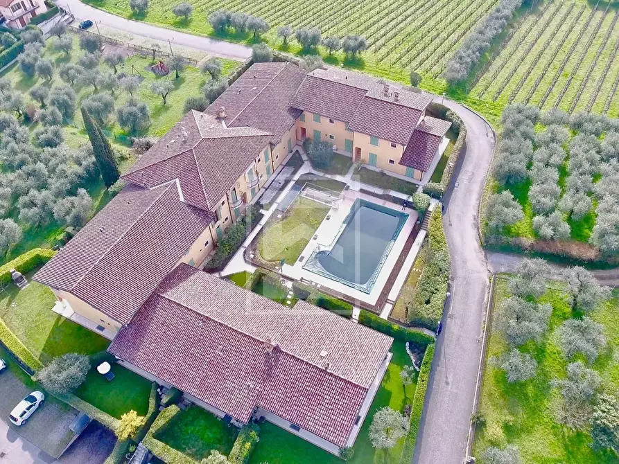 Immagine 2 di Appartamento in vendita  in Via della Moia a San Felice Del Benaco