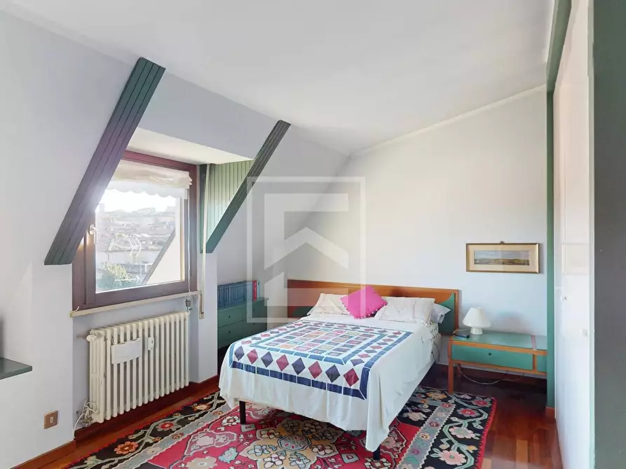 Immagine 20 di Attico in vendita  in Via Scavi Romani a Desenzano Del Garda