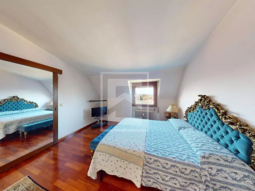 Immagine 26 di Attico in vendita  in Via Scavi Romani a Desenzano Del Garda