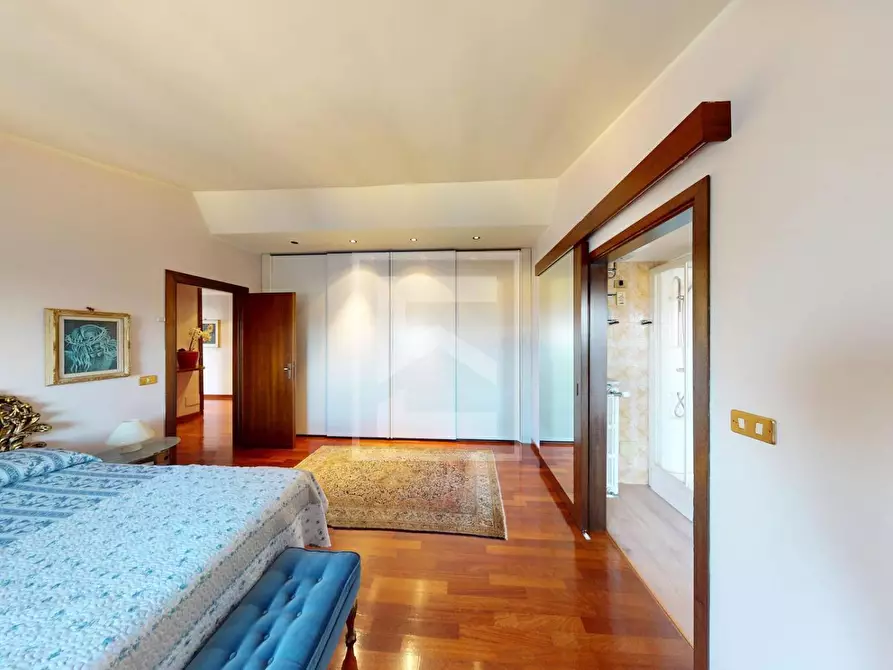 Immagine 27 di Attico in vendita  in Via Scavi Romani a Desenzano Del Garda