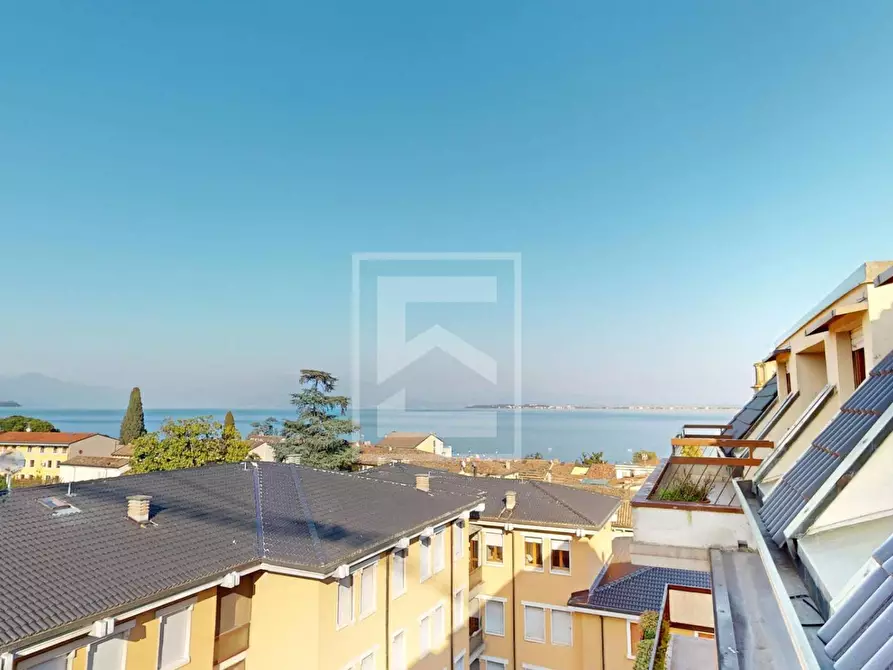 Immagine 24 di Attico in vendita  in Via Scavi Romani a Desenzano Del Garda