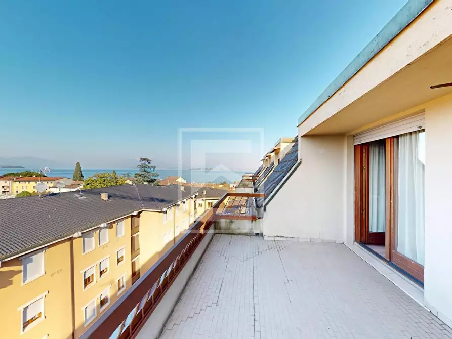 Immagine 29 di Attico in vendita  in Via Scavi Romani a Desenzano Del Garda