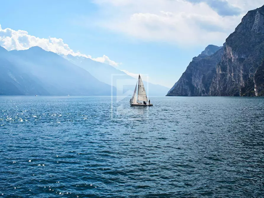 Immagine 18 di Appartamento in vendita  in Via della Moia a San Felice Del Benaco