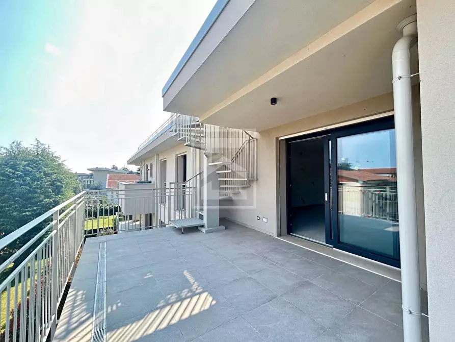 Immagine 21 di Attico in vendita  in Via Pasubio a Desenzano Del Garda