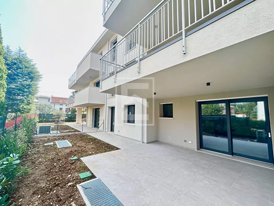 Immagine 6 di Appartamento in vendita  in Via Pasubio a Desenzano Del Garda